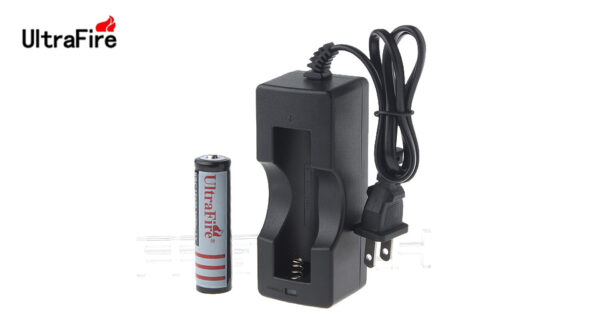 UltraFire U-200 Battery Charger + INR 18650 3.7V 3600mAh Battery Set